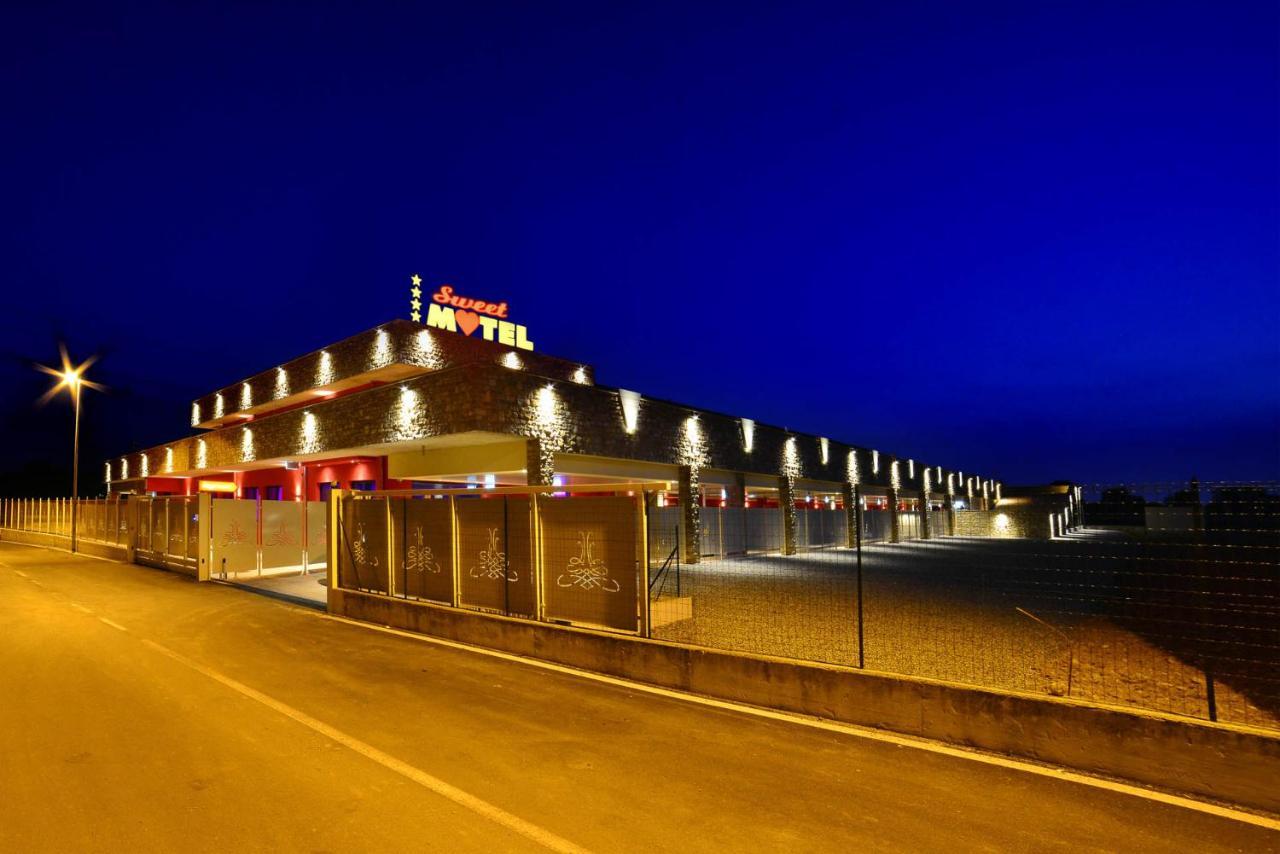 Verdello Sweet Motel מראה חיצוני תמונה